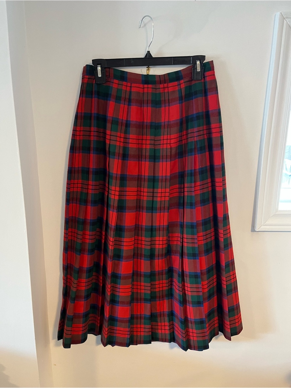 Vintage Classic Red Tartan Pleated Plaid Skirt - Size M 30” Waist (8) - Picture 3 of 7